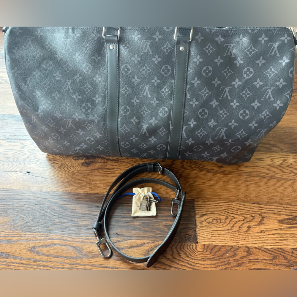 Louis Vuitton Keepall Bandoulière 55 – Monogram Eclipse Canvas